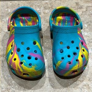 Girls marble crocs, size 11